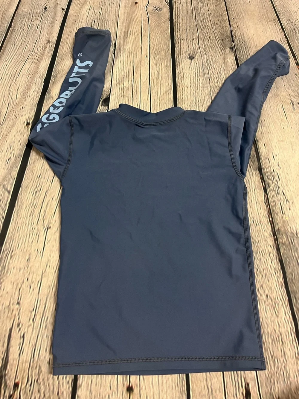 Rugged Butts long sleeve rash guard size 5